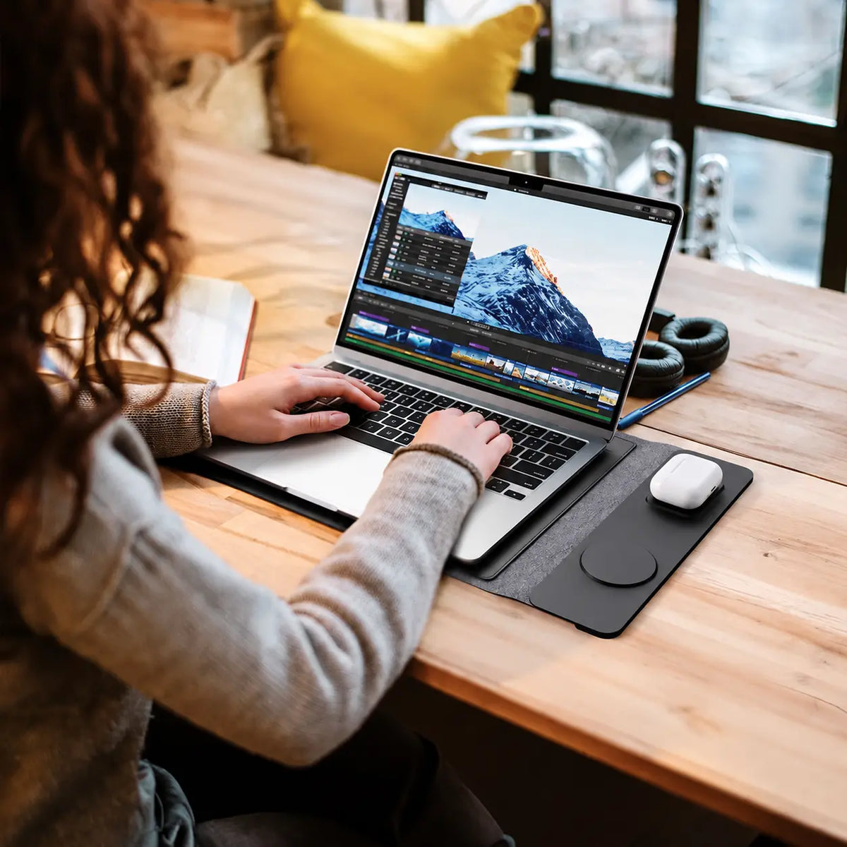 Housse Ordinateur Portable avec Charge Sans Fil