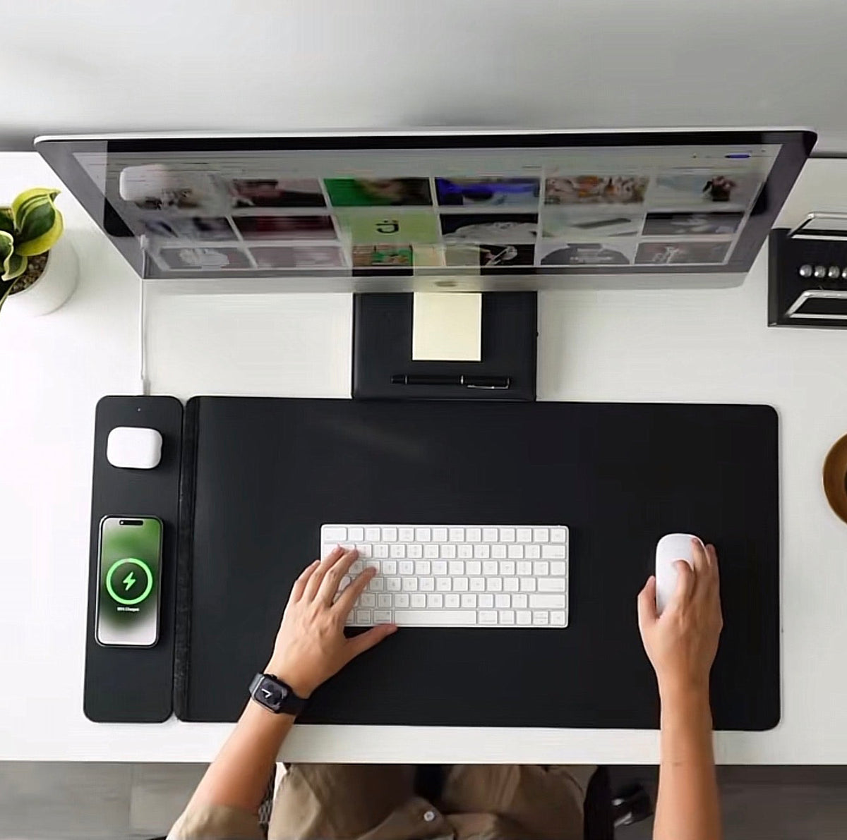 Tapis DESKARIS et vide-poche en cuir végan assorti